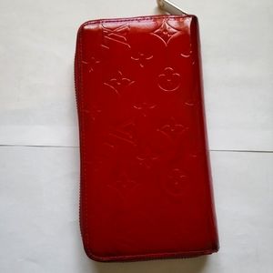 Louis Vuitton Virnis Zippy Long Wallet, Glossy Red Monogram